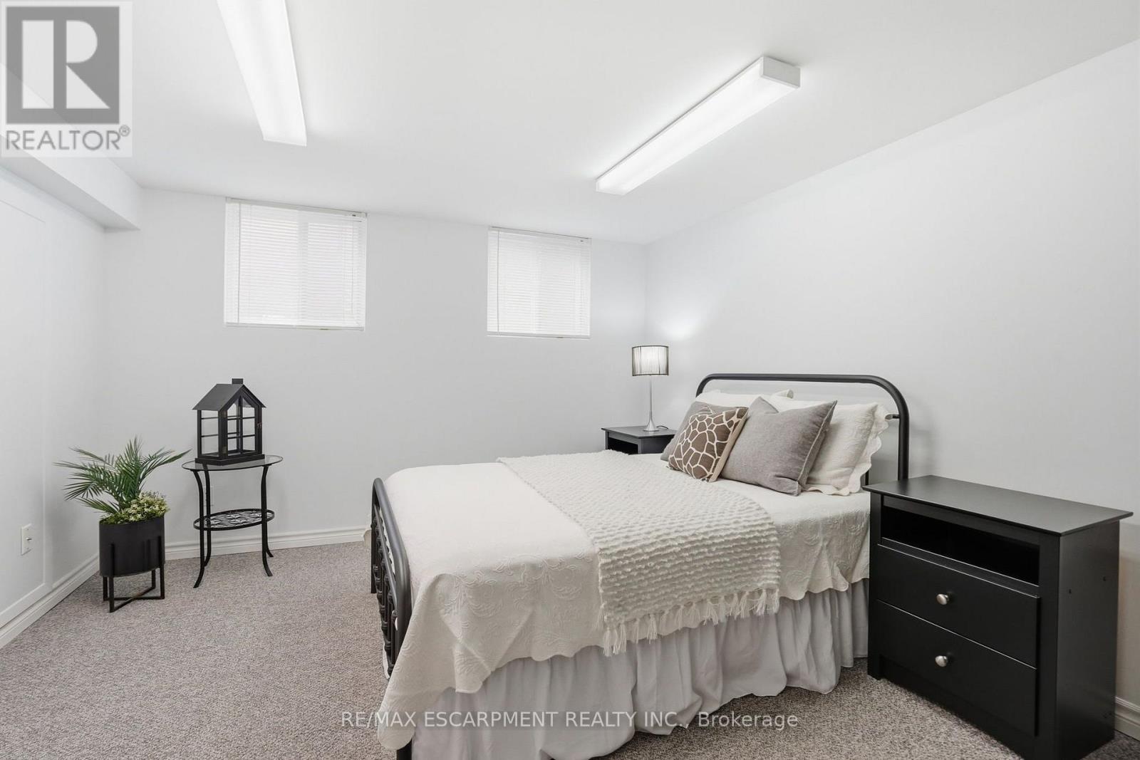 31 Algonquin Avenue, Hamilton, ON - Indoor Photo Showing Bedroom