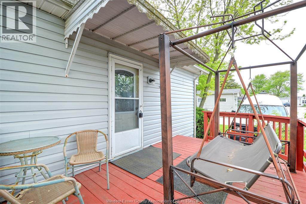 8 Ash Court, Mcgregor, ON - Outdoor With Exterior