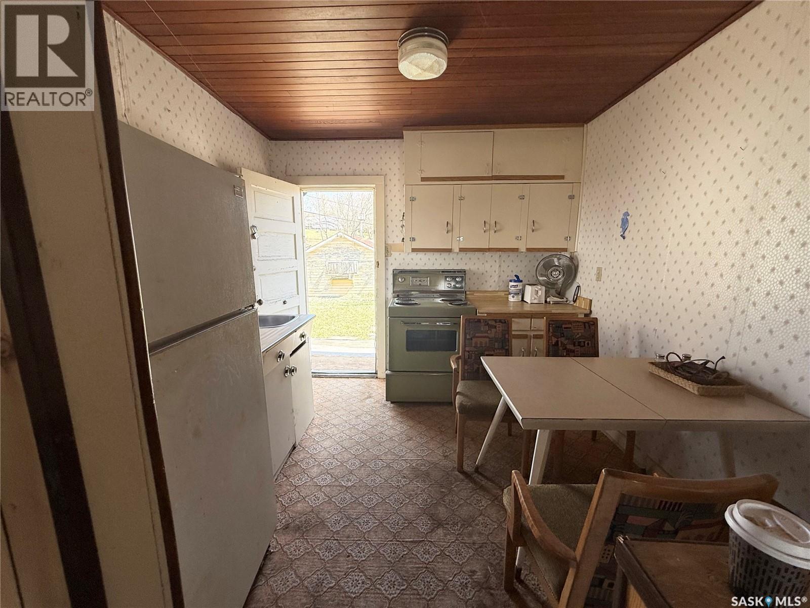 407 Idylewylde Avenue, Saskatchewan Beach, SK - Indoor