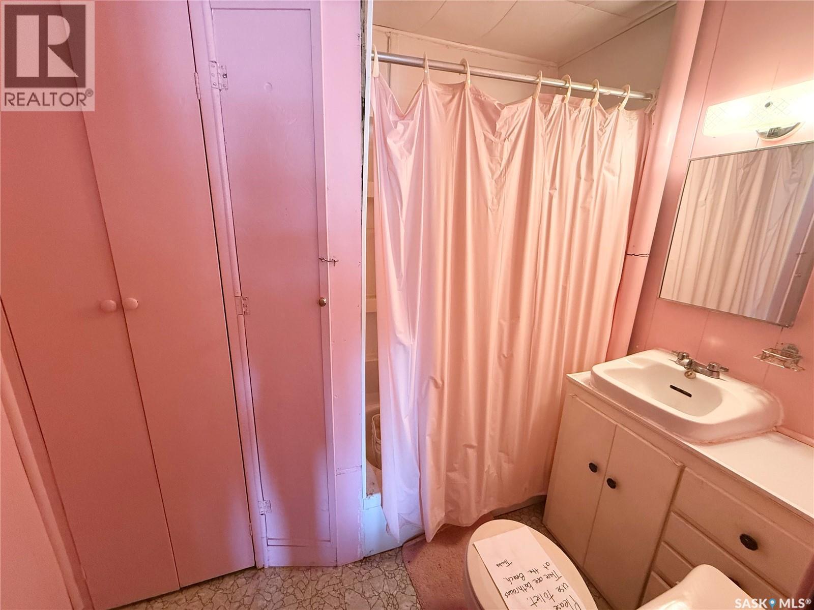 407 Idylewylde Avenue, Saskatchewan Beach, SK - Indoor Photo Showing Bathroom