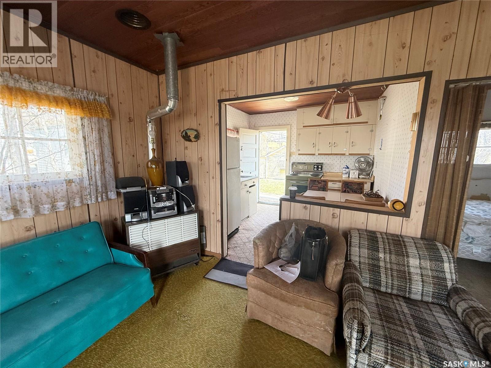 407 Idylewylde Avenue, Saskatchewan Beach, SK - Indoor Photo Showing Living Room
