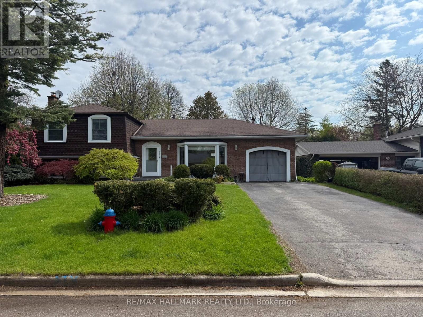 357 Monica Crescent, Burlington, ON - Outdoor With Facade