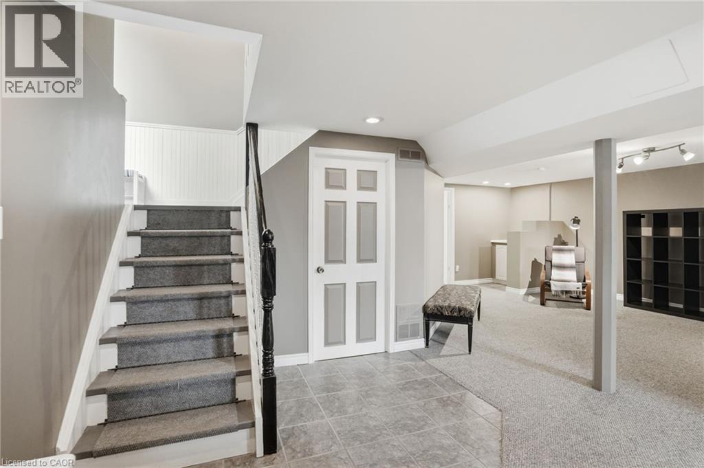 31 Algonquin Avenue, Flamborough, ON - Indoor Photo Showing Other Room