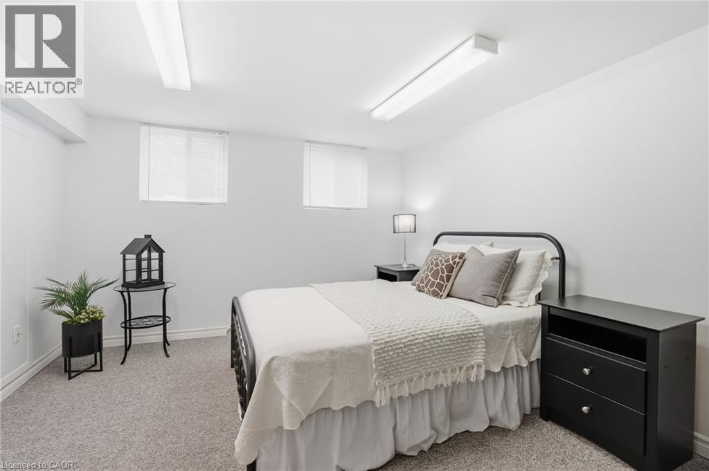 31 Algonquin Avenue, Flamborough, ON - Indoor Photo Showing Bedroom