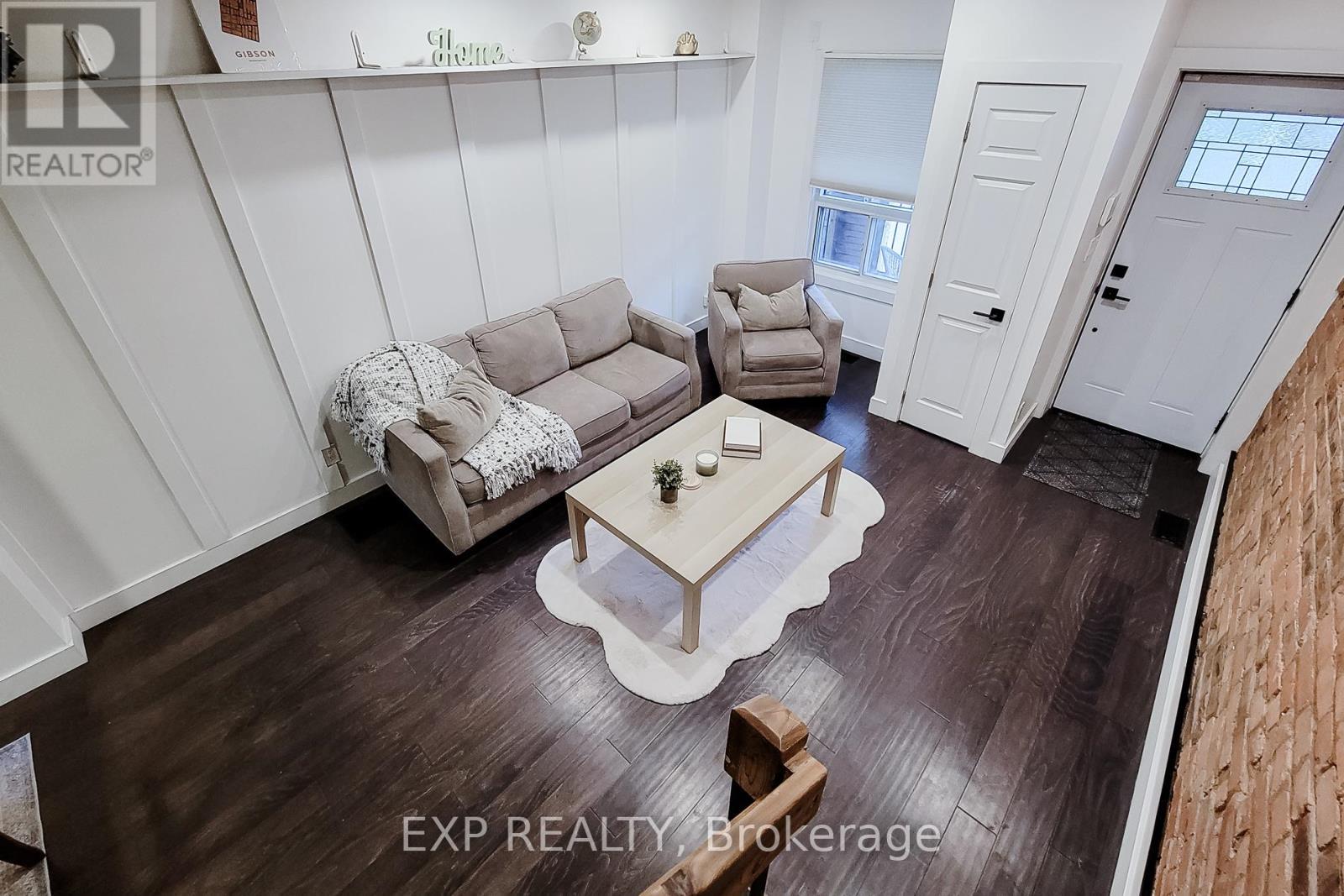 90 Gibson Avenue, Hamilton, ON - Indoor