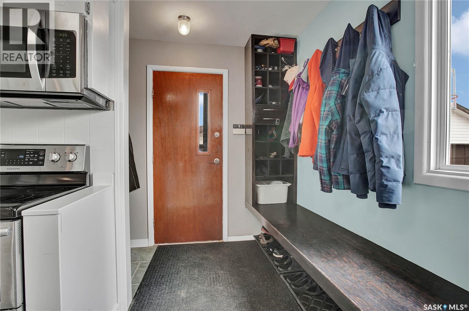 1104 Mcmillan Avenue, Saskatoon, SK - Indoor