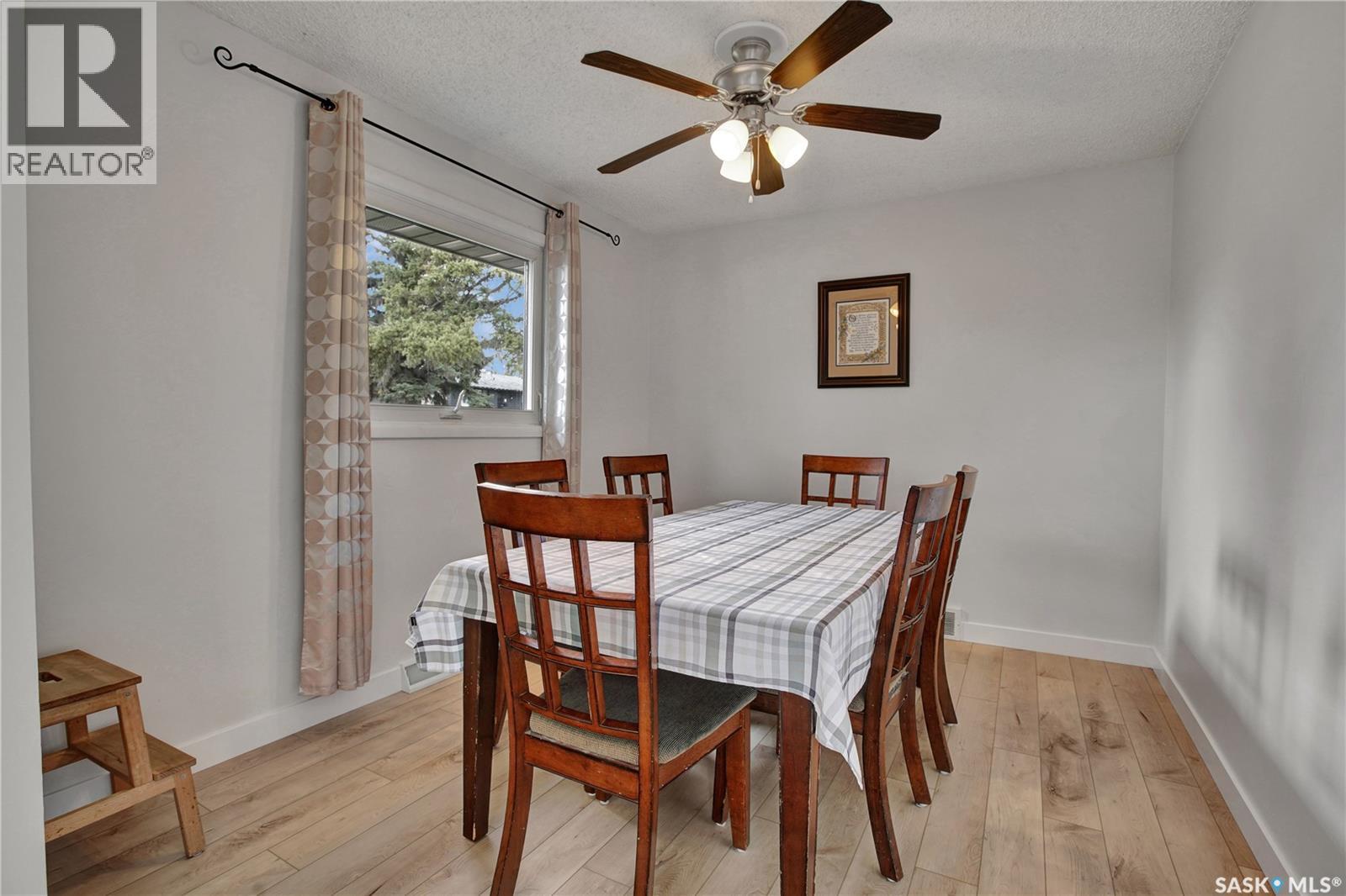 1104 Mcmillan Avenue, Saskatoon, SK - Indoor Photo Showing Dining Room