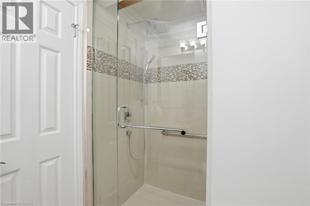 9 Stone Gate Drive, Grimsby, ON - Indoor Photo Showing Bathroom