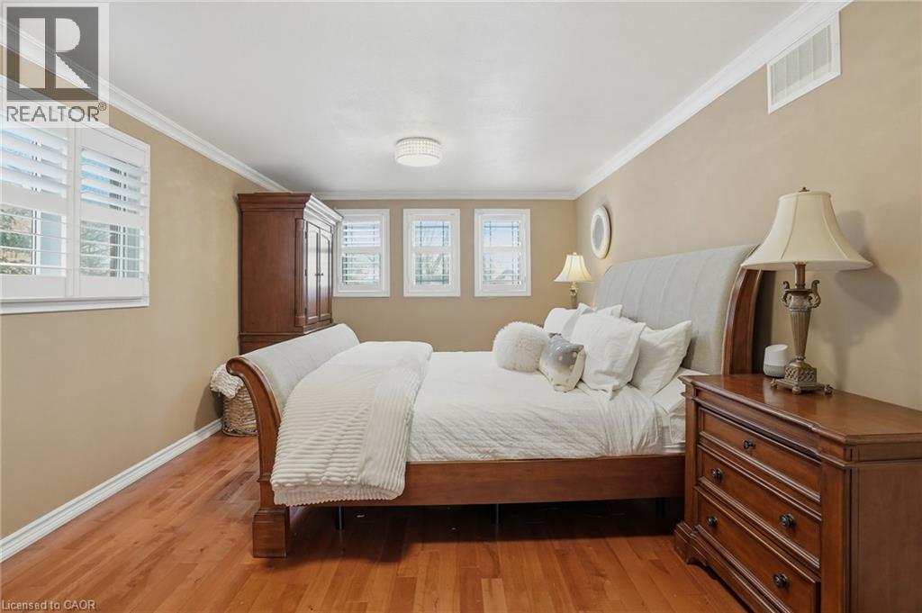 9 Stone Gate Drive, Grimsby, ON - Indoor Photo Showing Bedroom