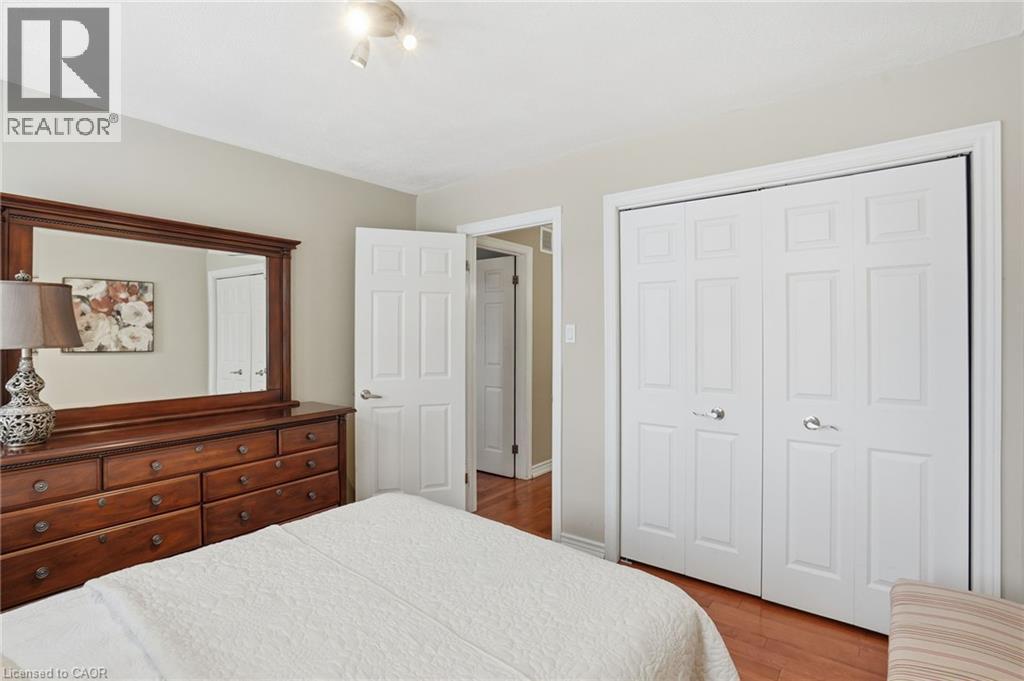 9 Stone Gate Drive, Grimsby, ON - Indoor Photo Showing Bedroom