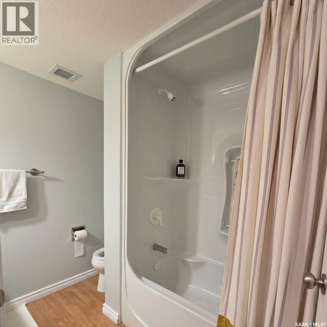 205 2244 Smith Street, Regina, SK - Indoor Photo Showing Bathroom