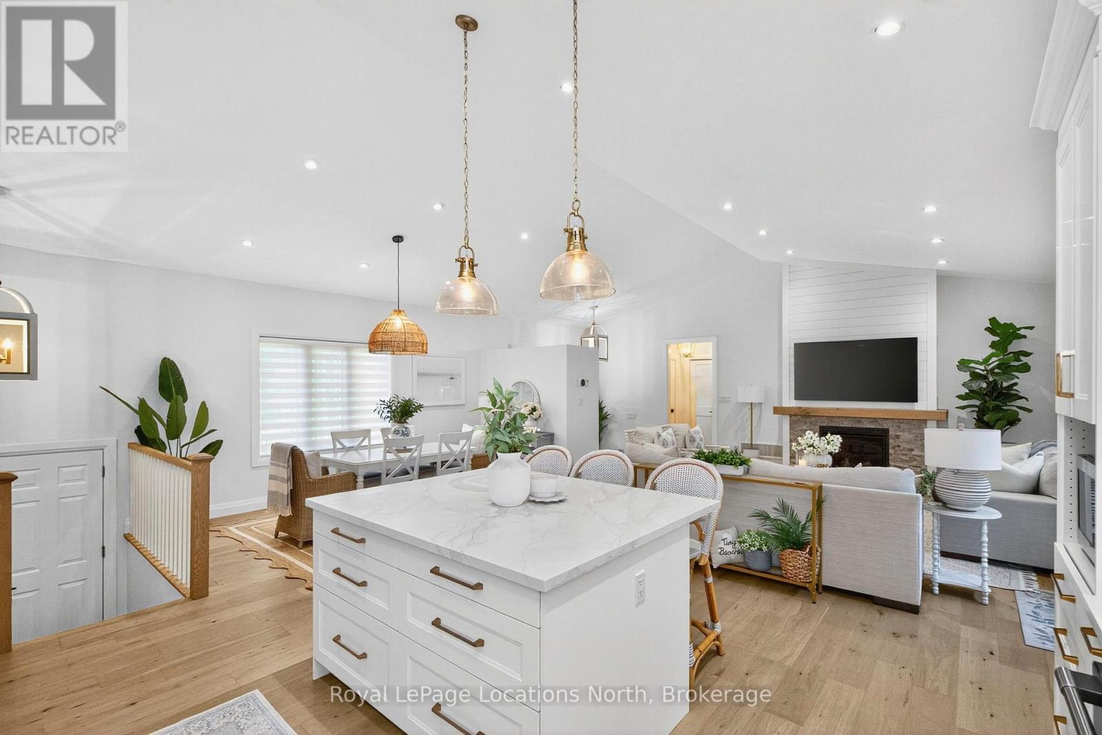 15 Pinecone Avenue, Tiny, ON - Indoor