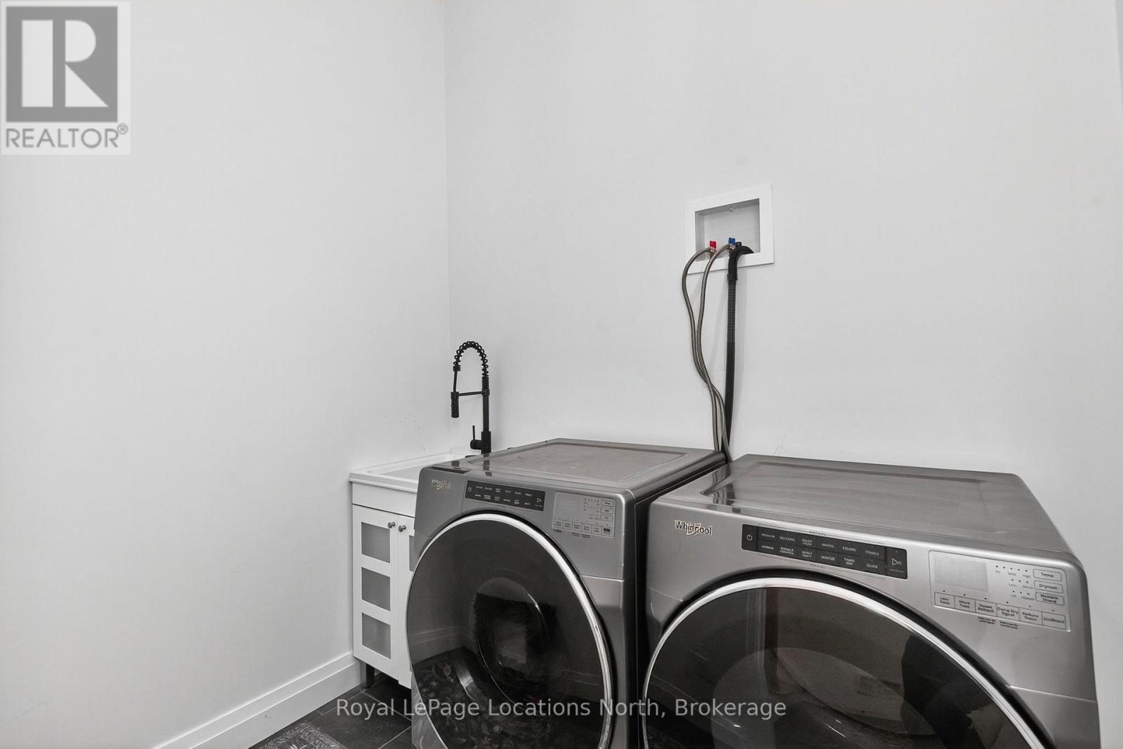 15 Pinecone Avenue, Tiny, ON - Indoor Photo Showing Laundry Room