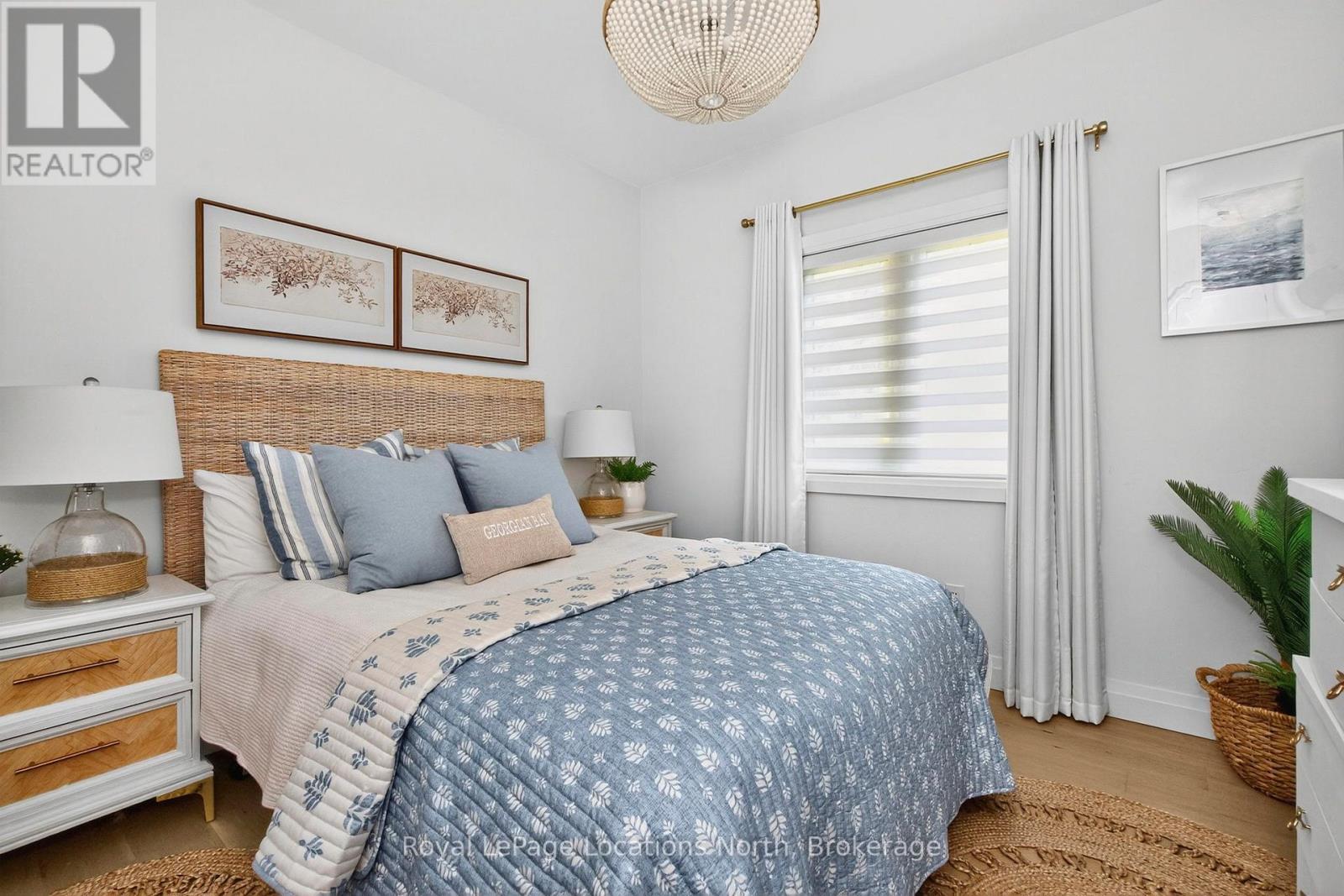 15 Pinecone Avenue, Tiny, ON - Indoor Photo Showing Bedroom