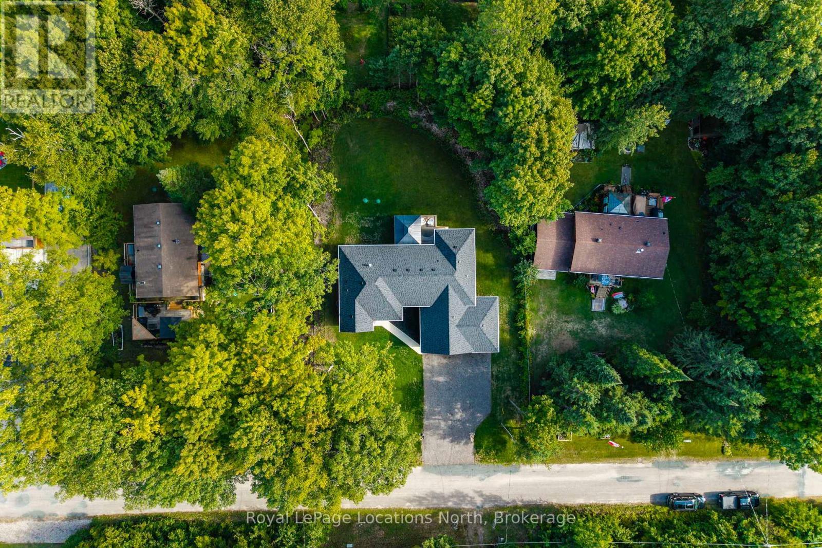 15 Pinecone Avenue, Tiny, ON - Outdoor
