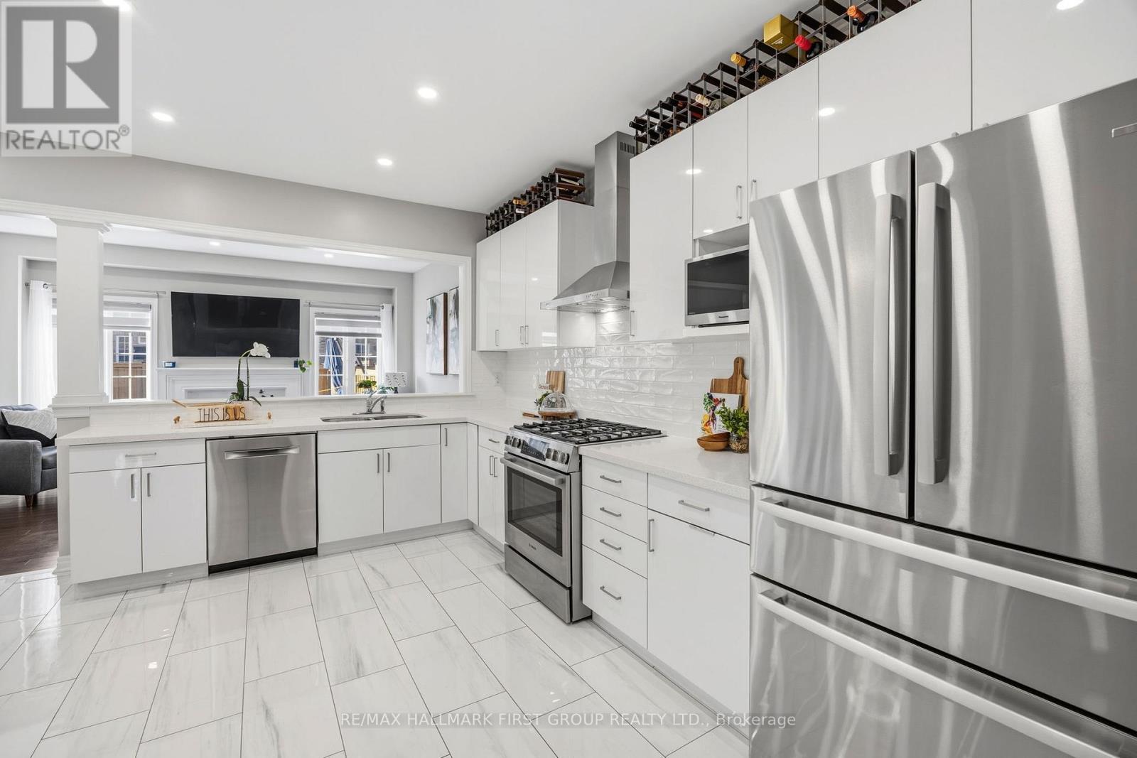 162 Leney Street, Ajax, ON - Indoor Photo Showing Kitchen With Stainless Steel Kitchen With Upgraded Kitchen