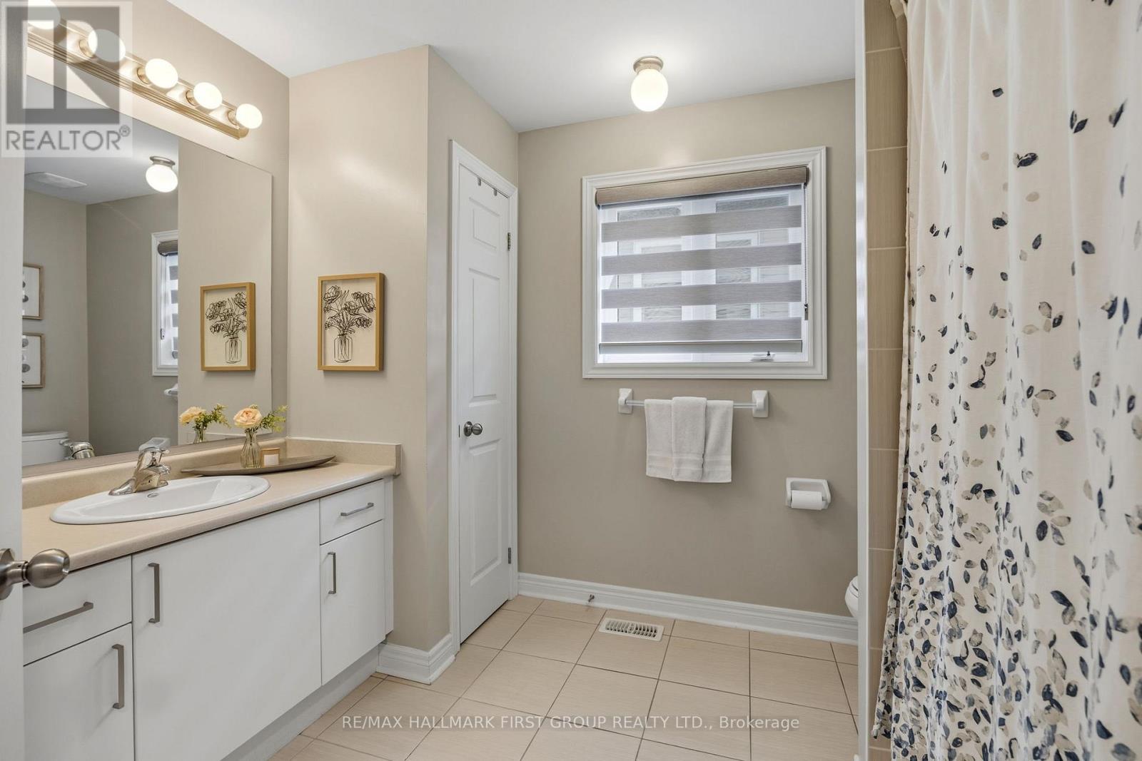 162 Leney Street, Ajax, ON - Indoor Photo Showing Bathroom