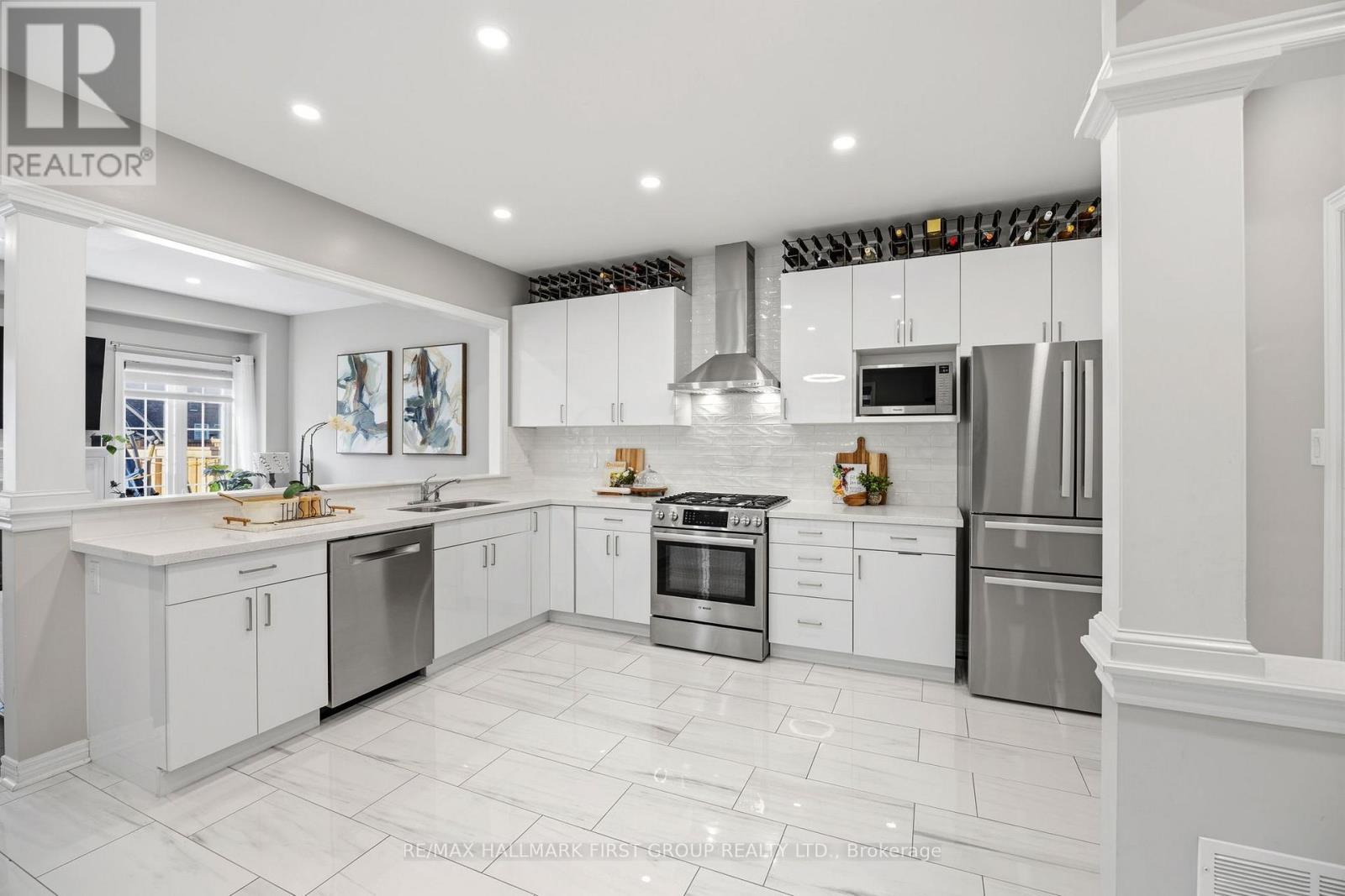 162 Leney Street, Ajax, ON - Indoor Photo Showing Kitchen With Stainless Steel Kitchen With Upgraded Kitchen