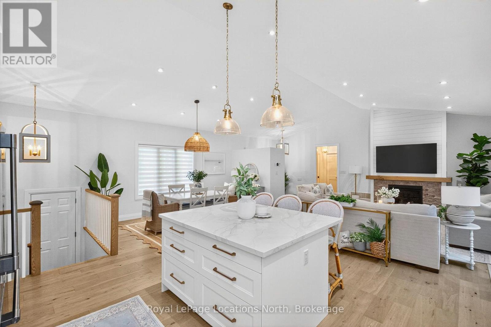 15 Pinecone Avenue, Tiny, ON - Indoor