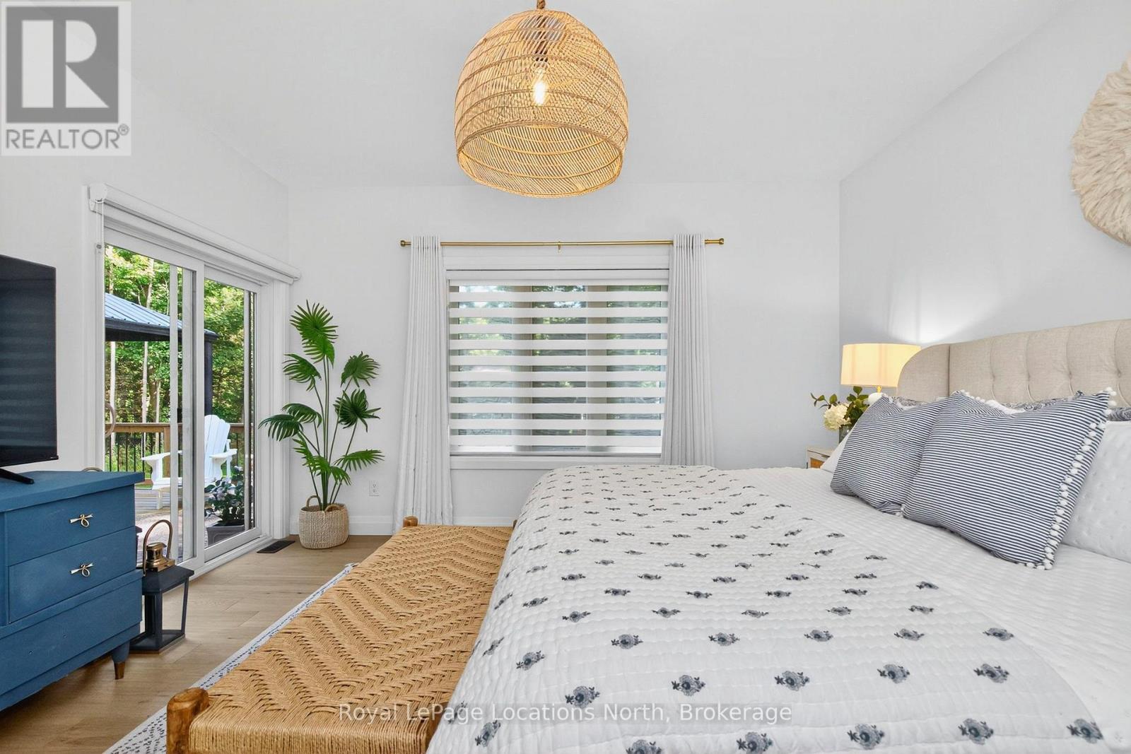 15 Pinecone Avenue, Tiny, ON - Indoor Photo Showing Bedroom