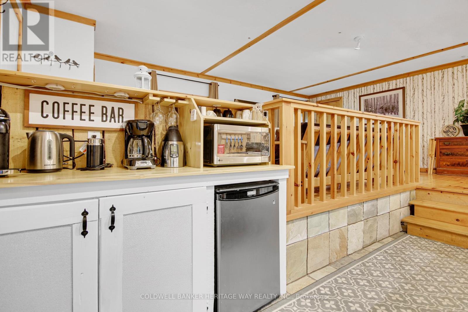828 Ashby Road, Lanark Highlands, ON - Indoor Photo Showing Other Room