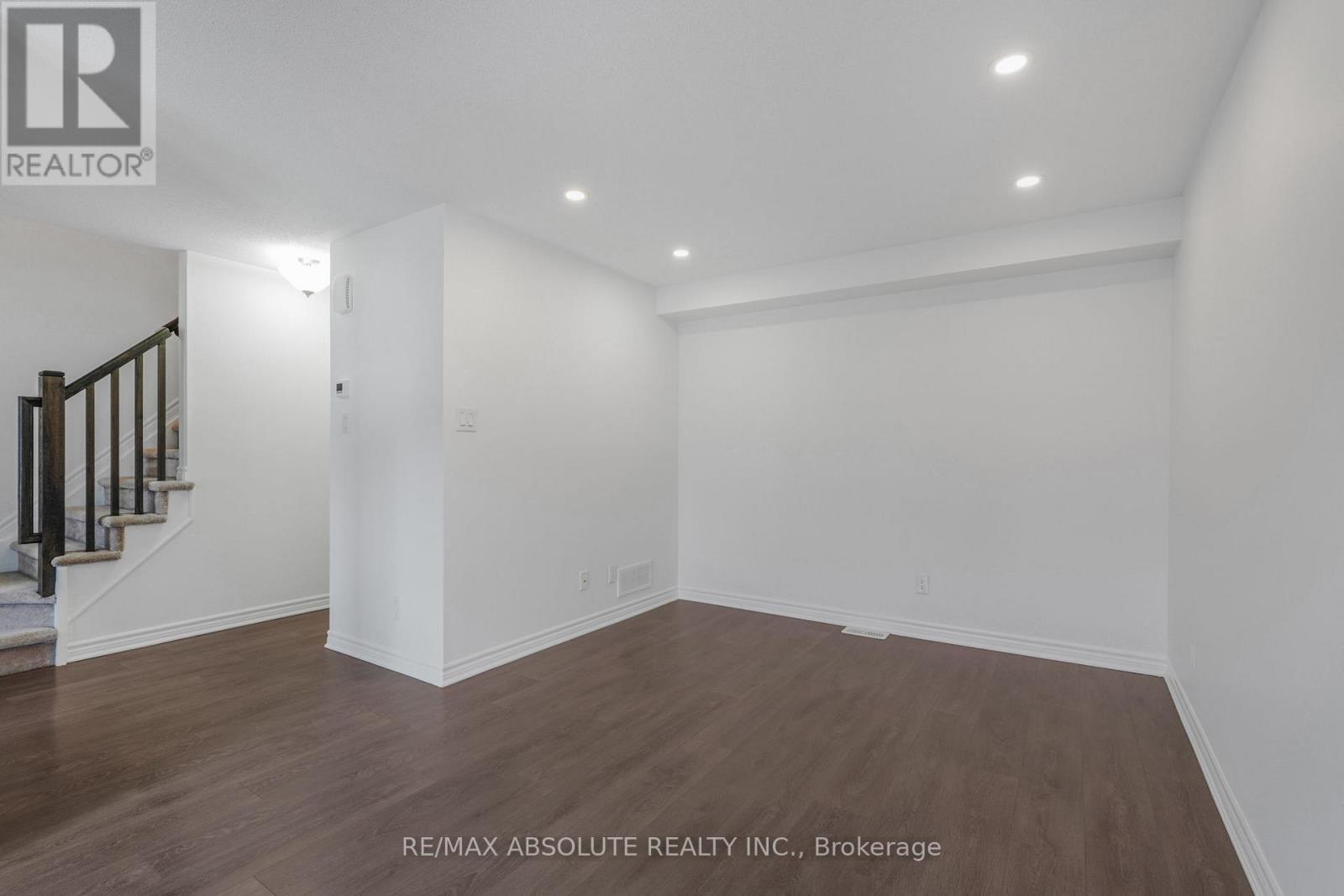 121 Helenium Lane, Ottawa, ON - Indoor Photo Showing Other Room