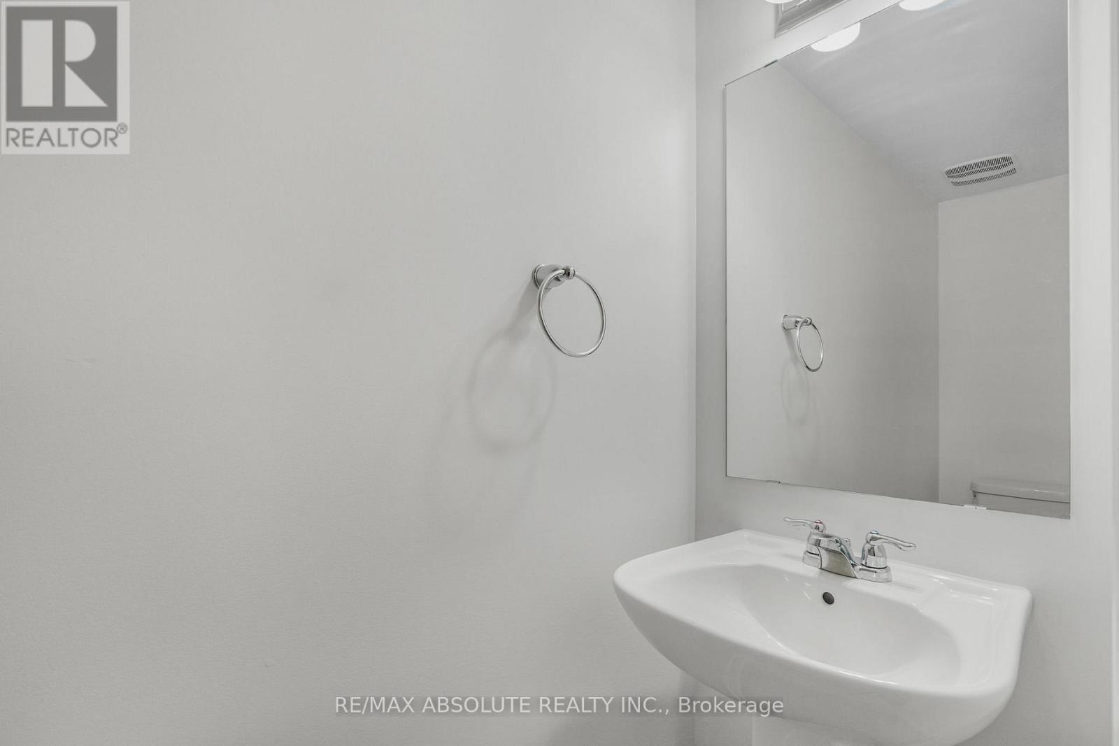 121 Helenium Lane, Ottawa, ON - Indoor Photo Showing Bathroom