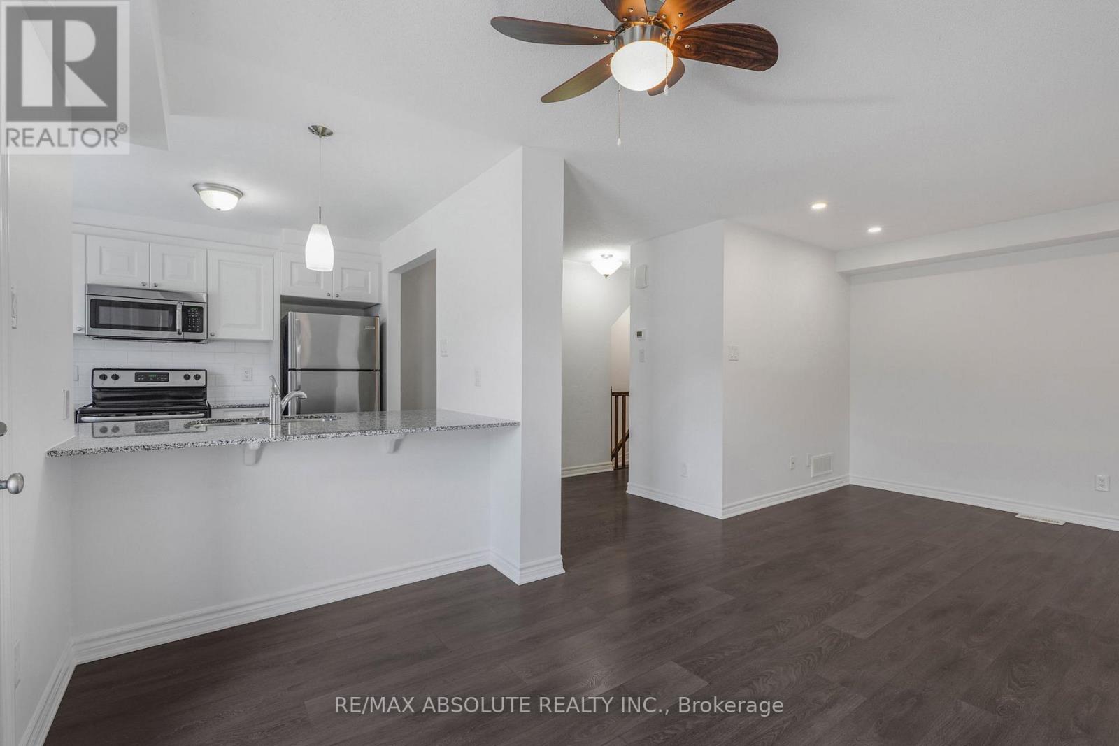 121 Helenium Lane, Ottawa, ON - Indoor Photo Showing Kitchen