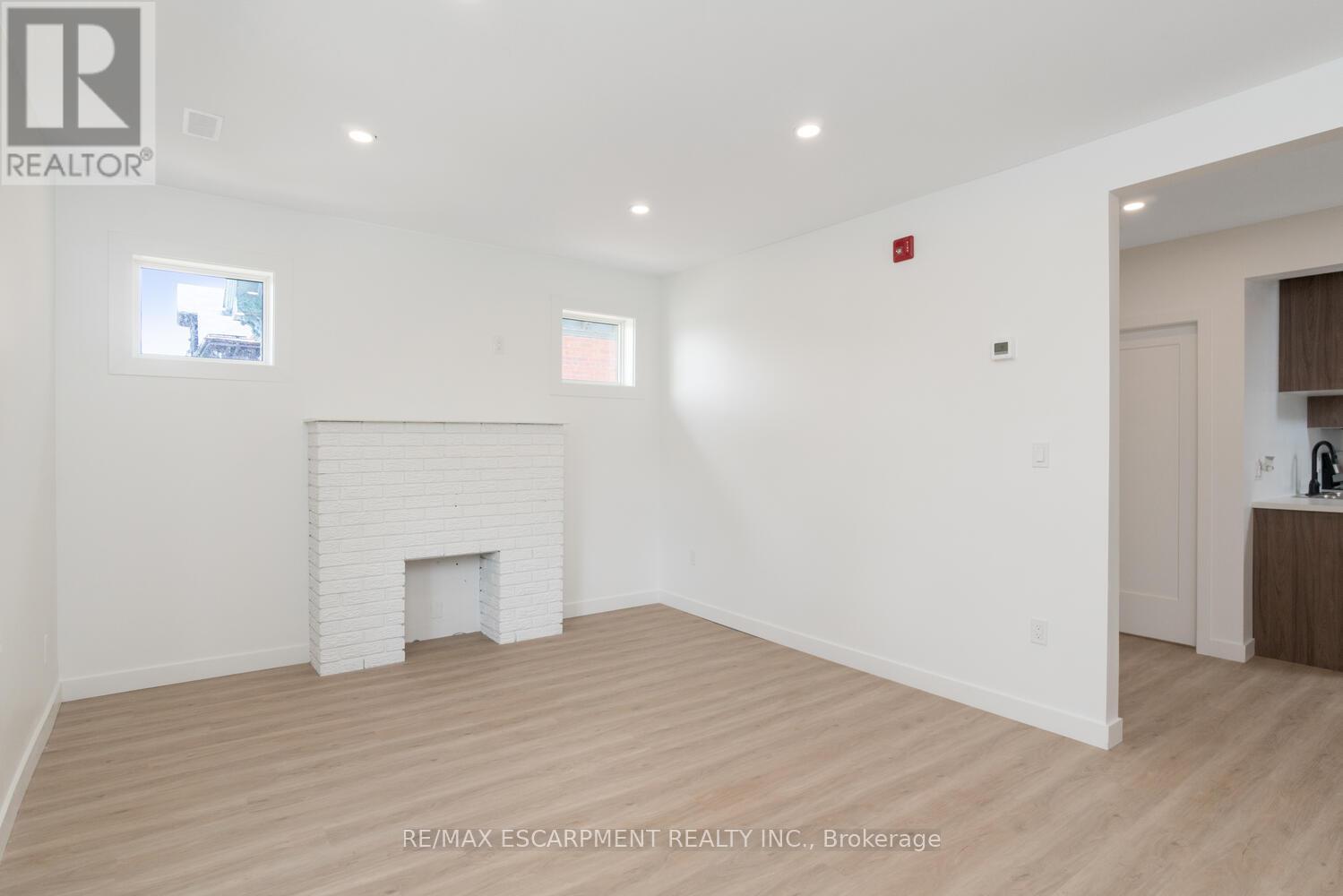 127 Victoria Avenue S, Hamilton, ON - Indoor Photo Showing Other Room
