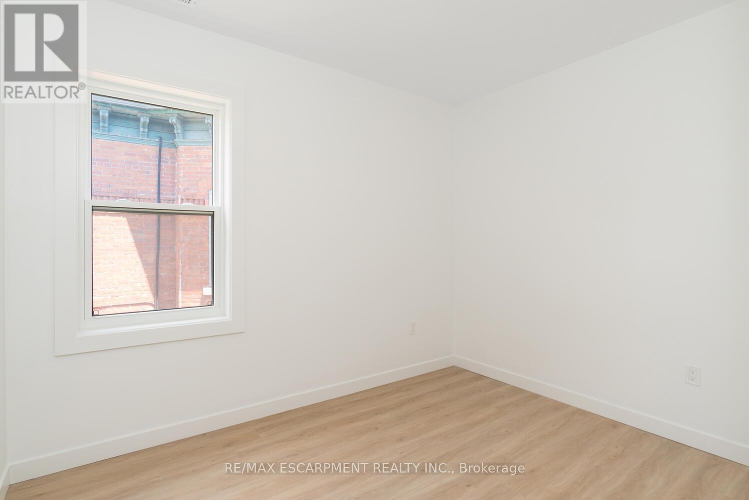 127 Victoria Avenue S, Hamilton, ON - Indoor Photo Showing Other Room