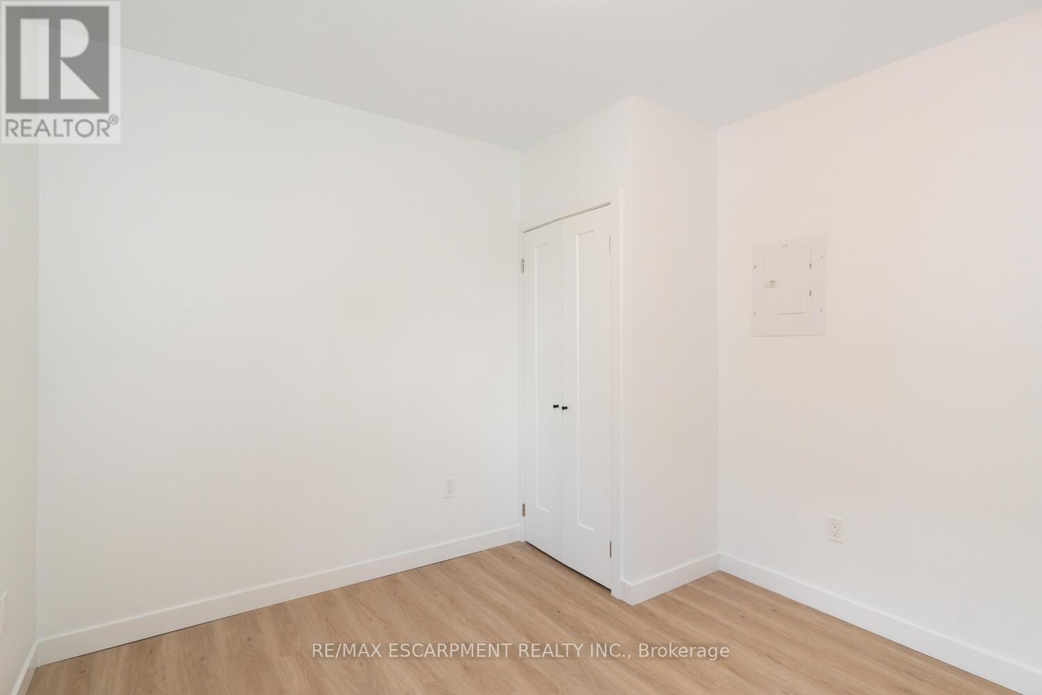 127 Victoria Avenue S, Hamilton, ON - Indoor Photo Showing Other Room