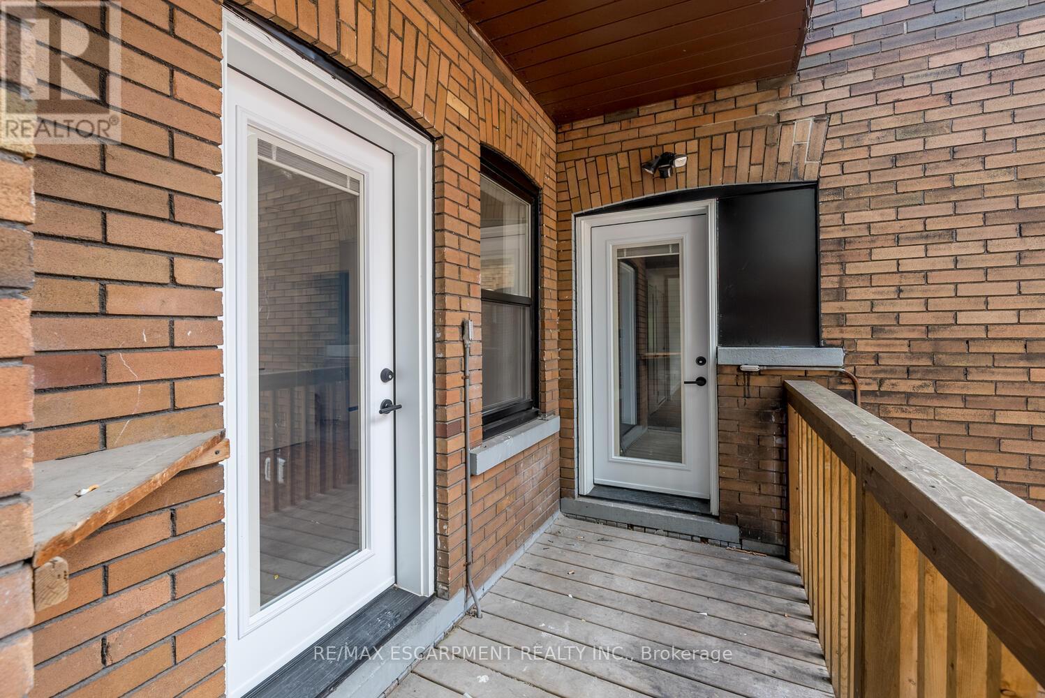 127 Victoria Avenue S, Hamilton, ON - Outdoor With Exterior