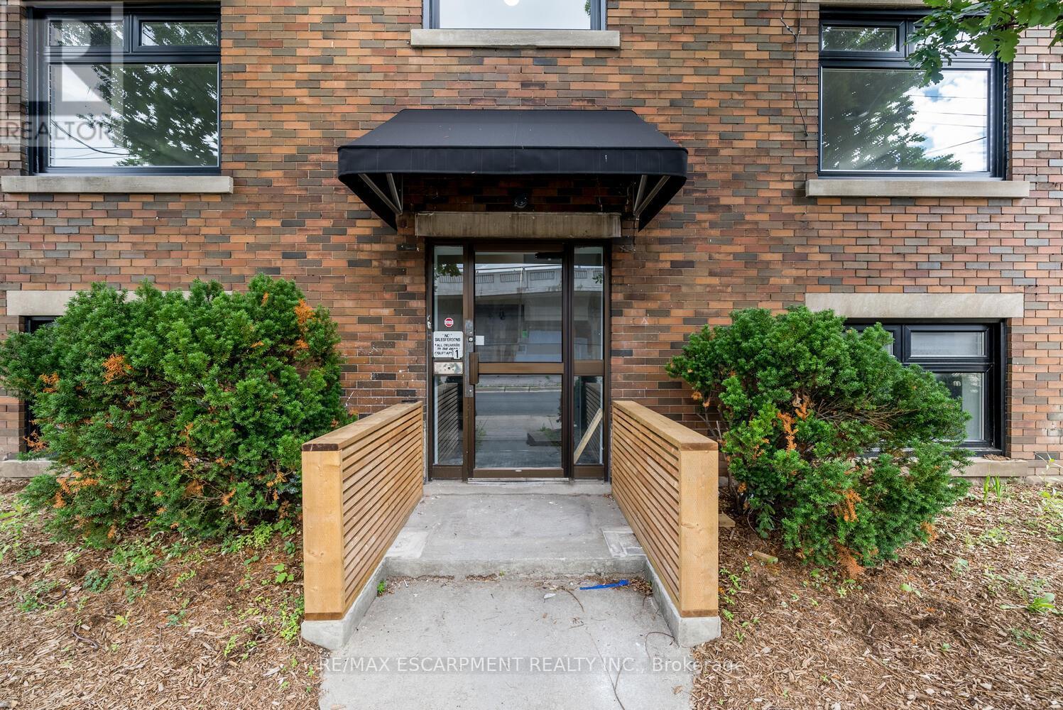 127 Victoria Avenue S, Hamilton, ON - Outdoor With Exterior