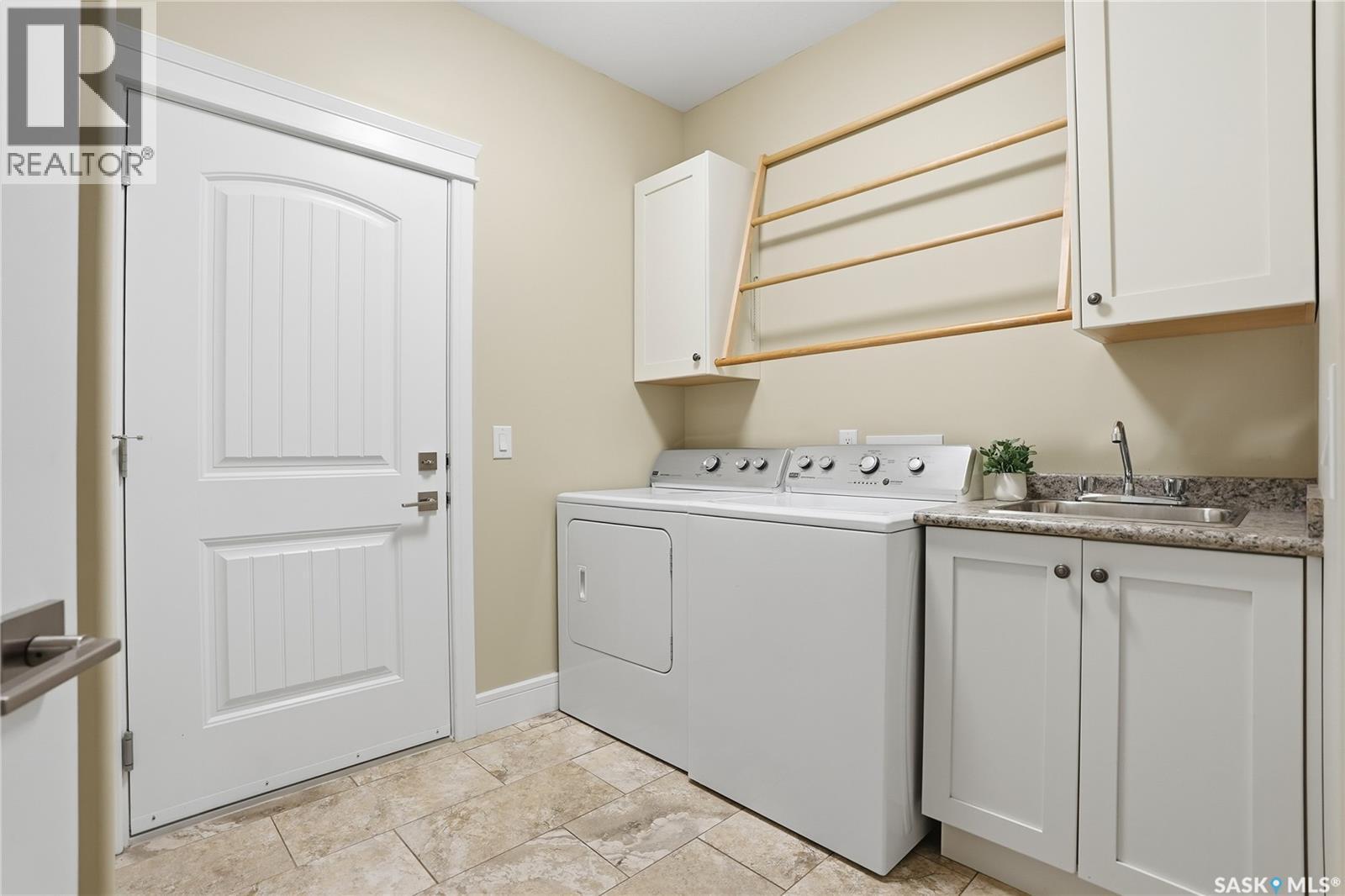 1339 Osler Street, Saskatoon, SK - Indoor Photo Showing Laundry Room