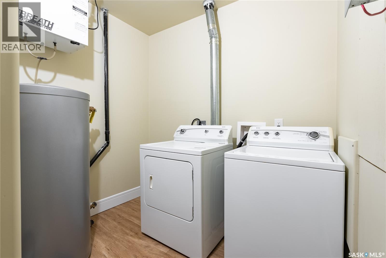 1339 Osler Street, Saskatoon, SK - Indoor Photo Showing Laundry Room
