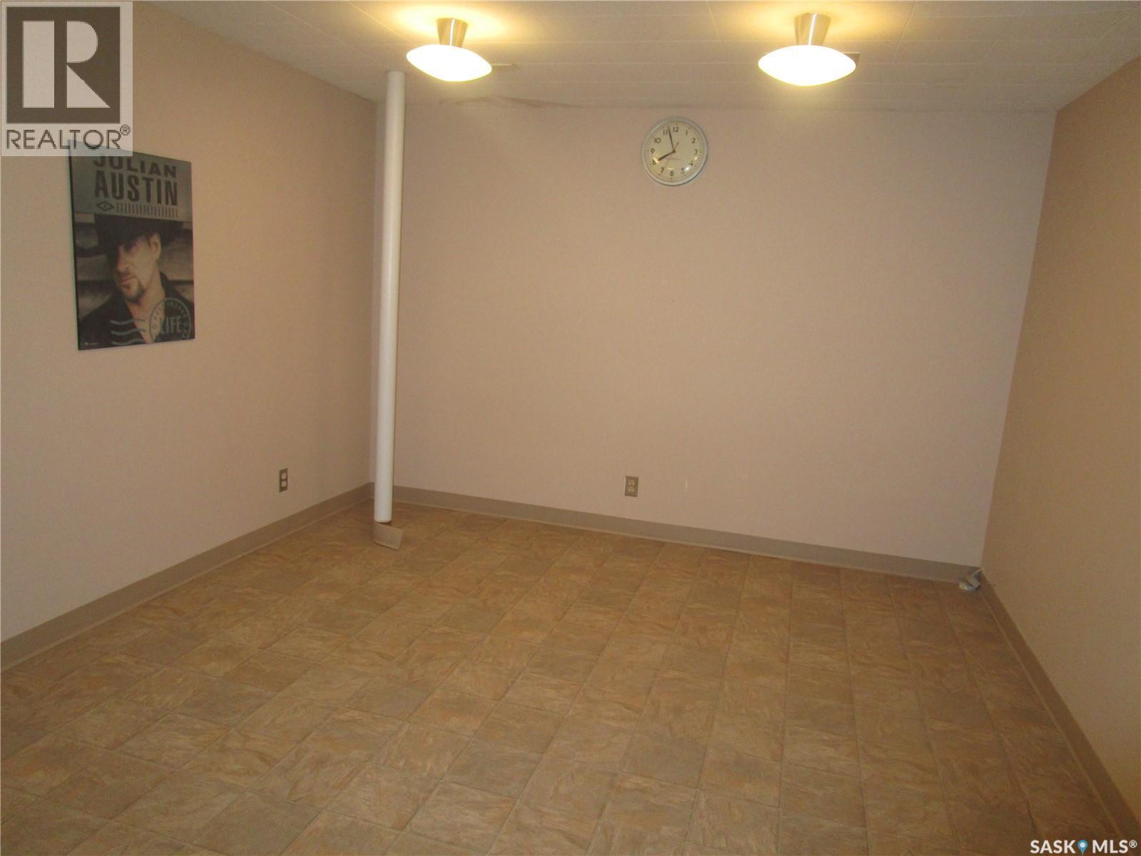 329 Centre Street, Assiniboia, SK