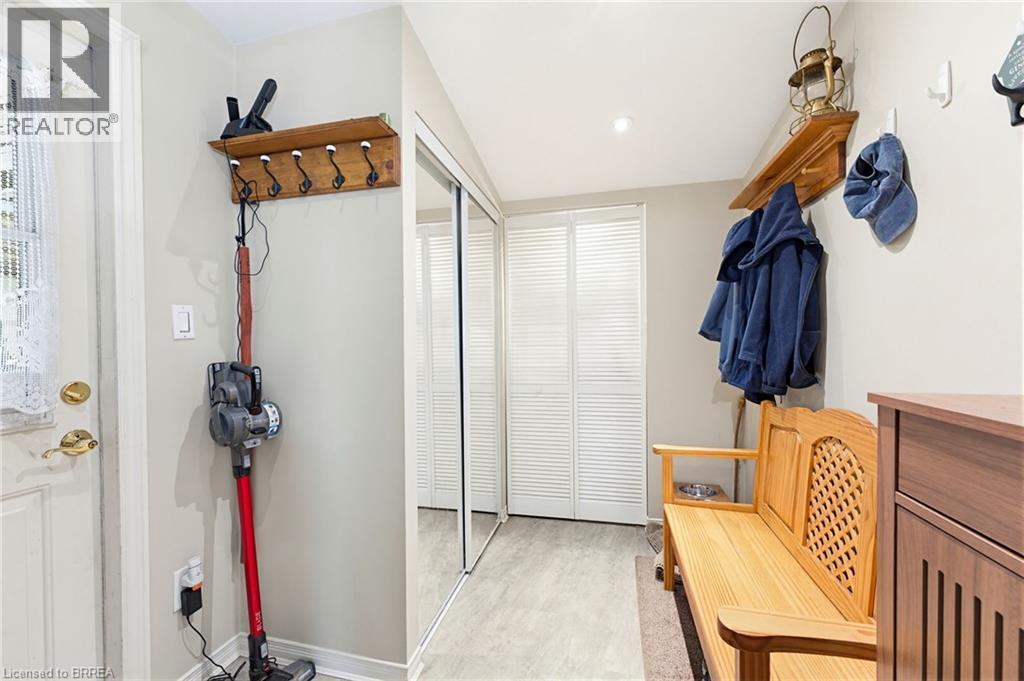 12 Mccammon Street, Paris, ON - Indoor