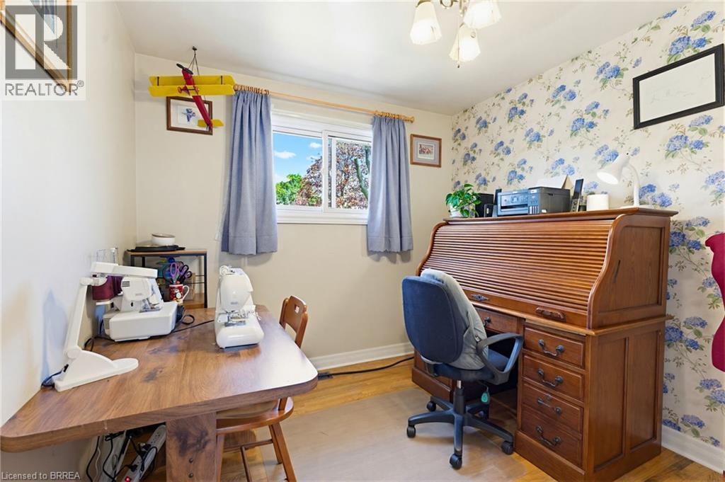 12 Mccammon Street, Paris, ON - Indoor