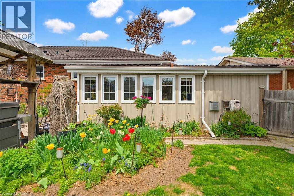 12 Mccammon Street, Paris, ON - Outdoor