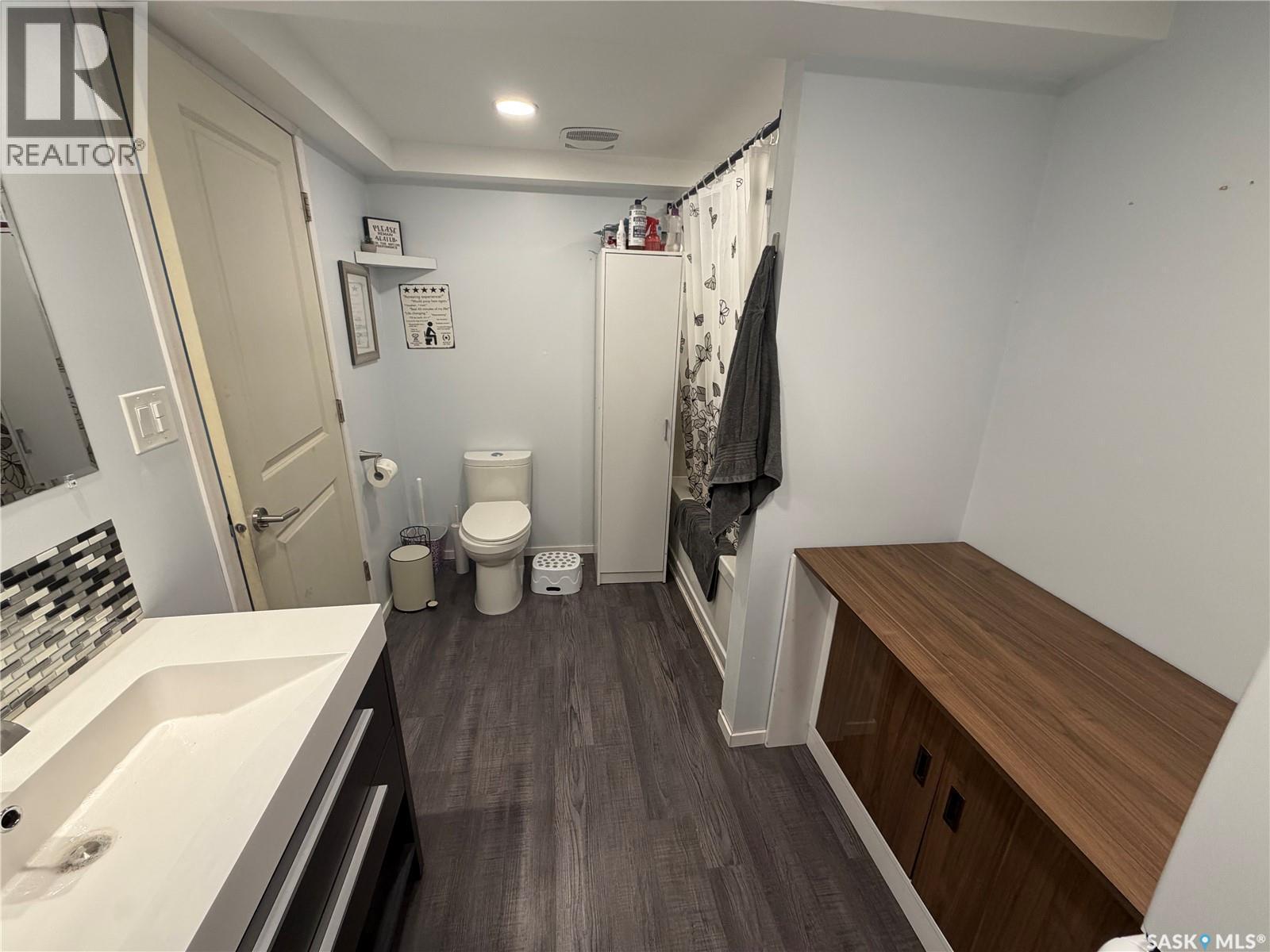 210 2Nd Avenue S, Hepburn, SK - Indoor Photo Showing Bathroom