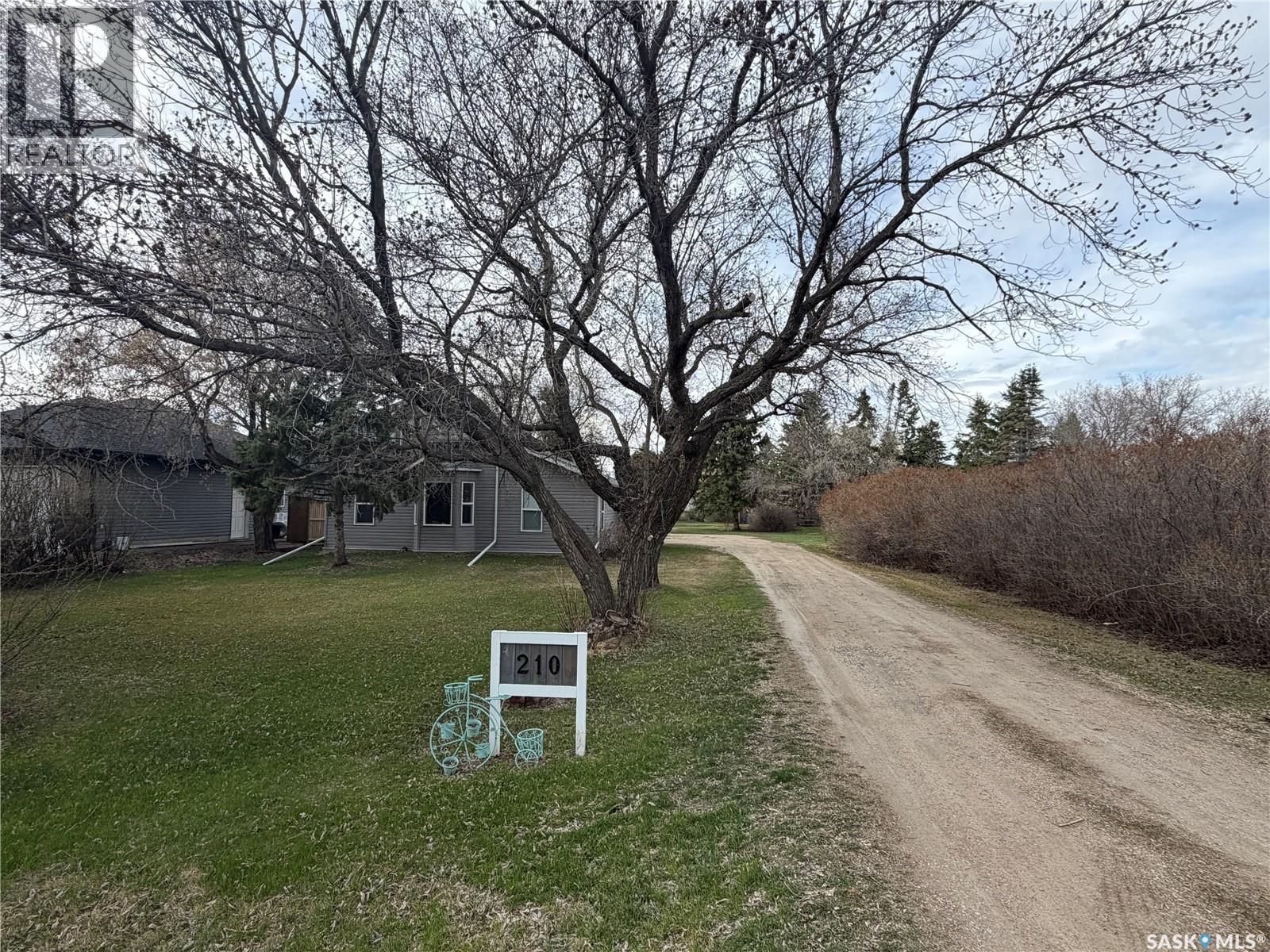 210 2Nd Avenue S, Hepburn, SK - Outdoor