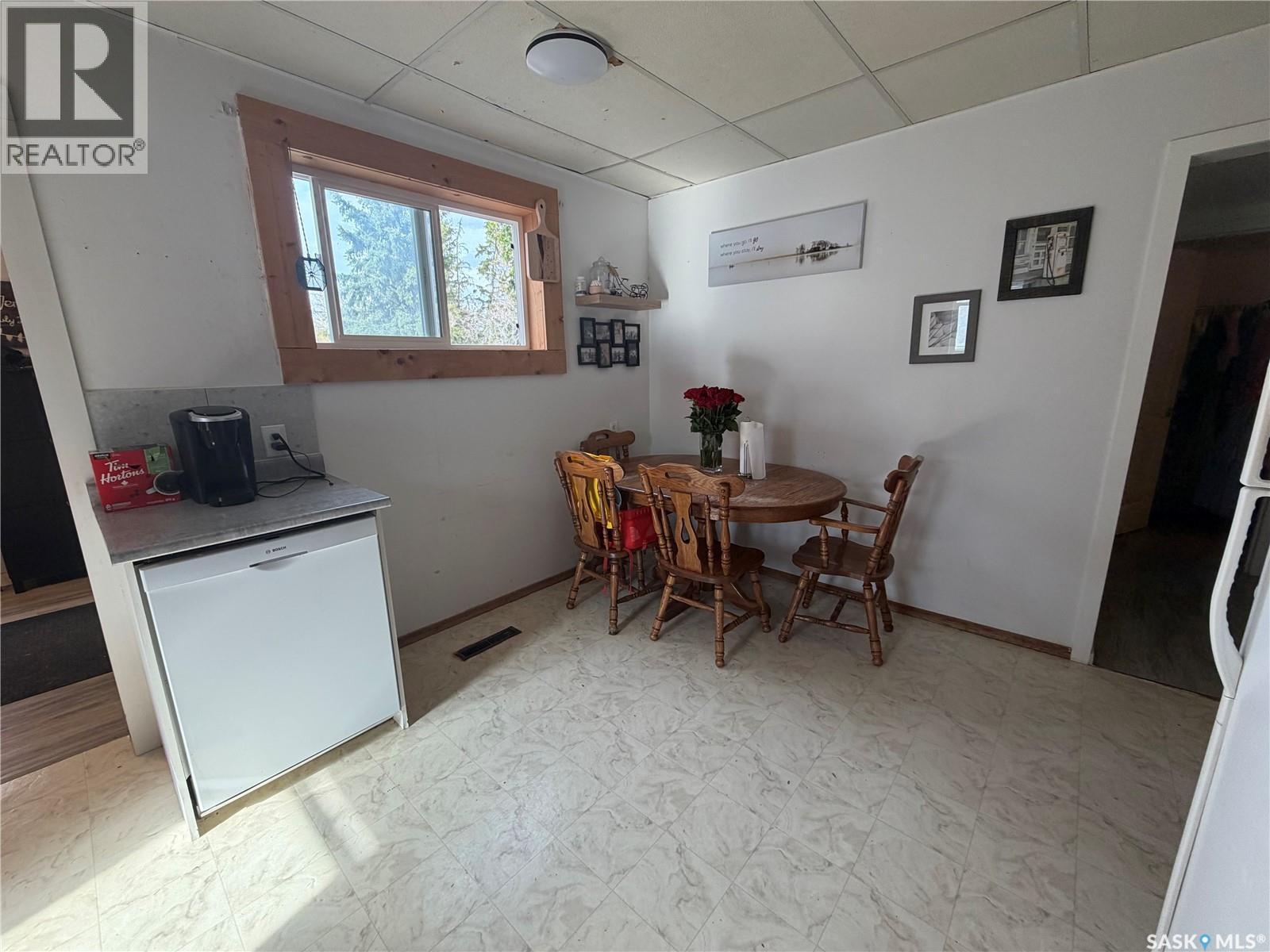 210 2Nd Avenue S, Hepburn, SK - Indoor