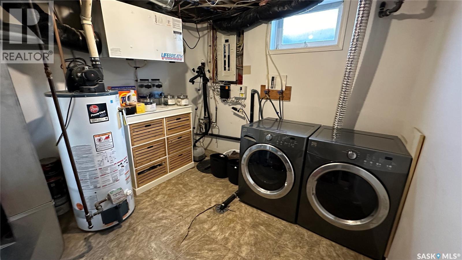 807 107Th Avenue, Tisdale, SK - Indoor Photo Showing Laundry Room
