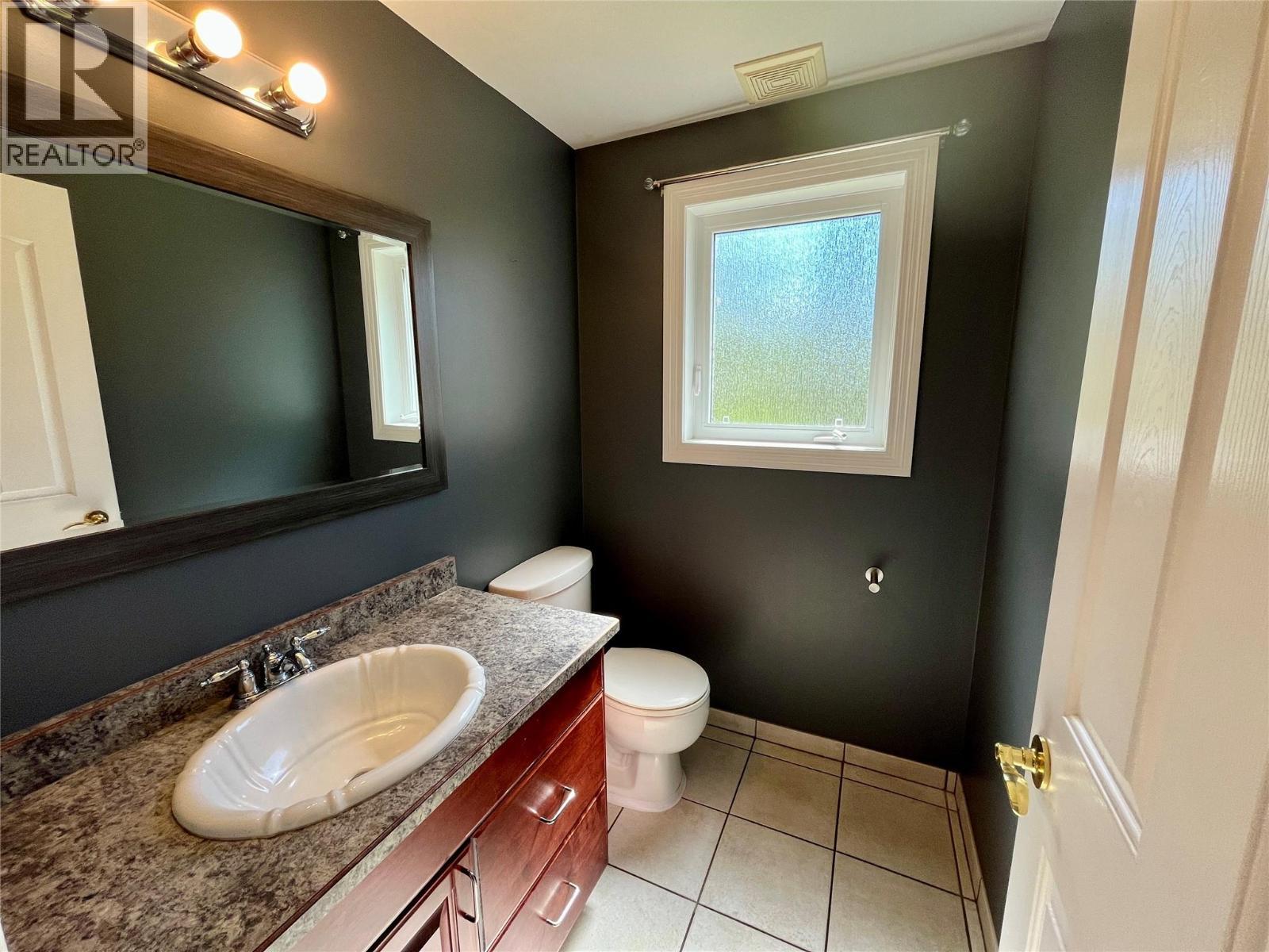 1830 Stepp Pit Road, Sicamous, BC - Indoor Photo Showing Bathroom