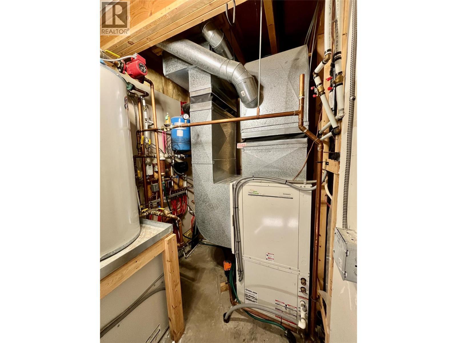 1830 Stepp Pit Road, Sicamous, BC - Indoor
