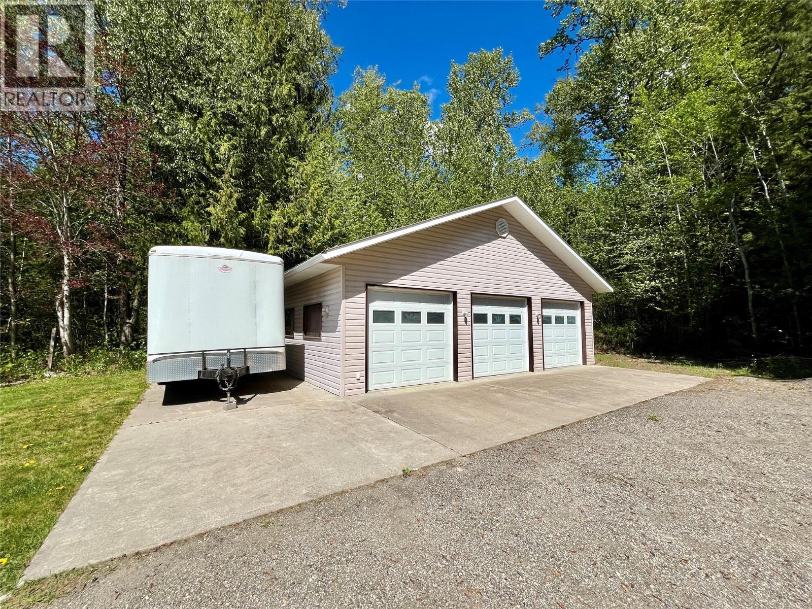 1830 Stepp Pit Road, Sicamous, BC - Outdoor