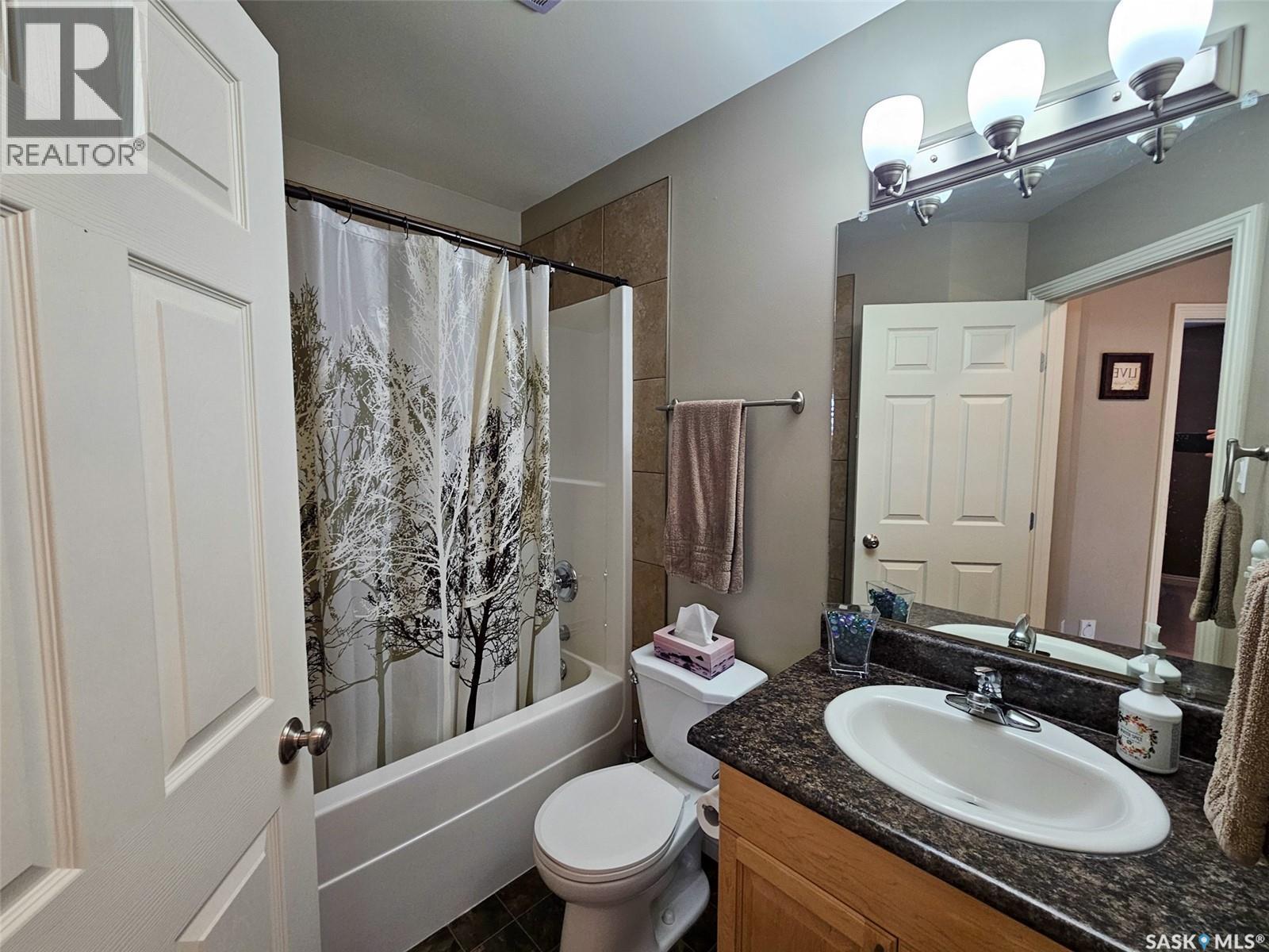 508 Thompson Street, Herbert, SK - Indoor Photo Showing Bathroom