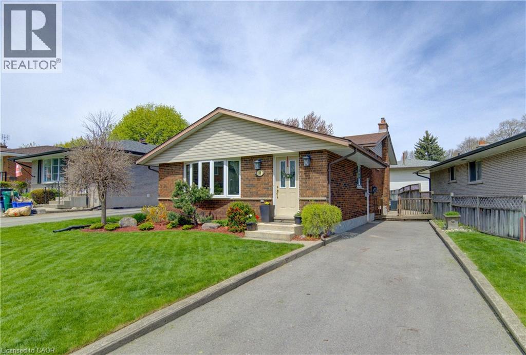 10 Bosworth Crescent, Kitchener, ON - Outdoor