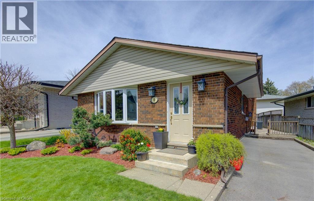 10 Bosworth Crescent, Kitchener, ON - Outdoor