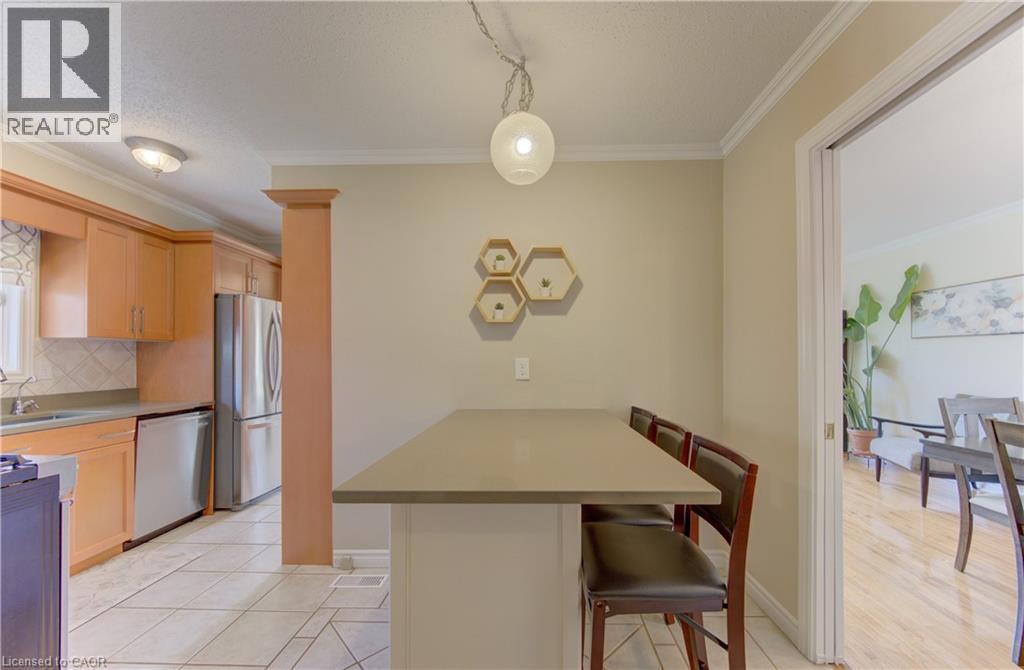 10 Bosworth Crescent, Kitchener, ON - Indoor Photo Showing Kitchen